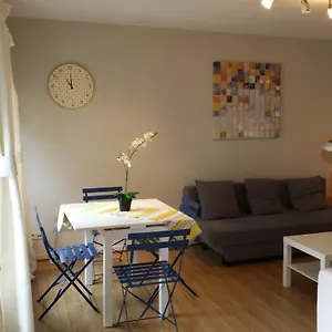 Central Yellow Apartment Apartamento